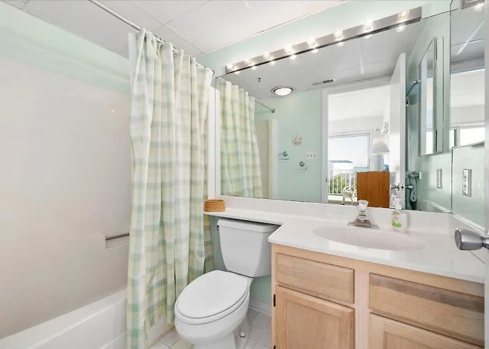 Beautiful 3 Bed At Triton's Trumpet With Bay View! Ocean City