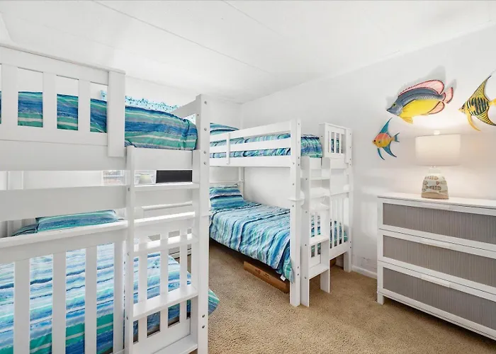 Beautiful 3 Bed At Triton's Trumpet With Bay View! *